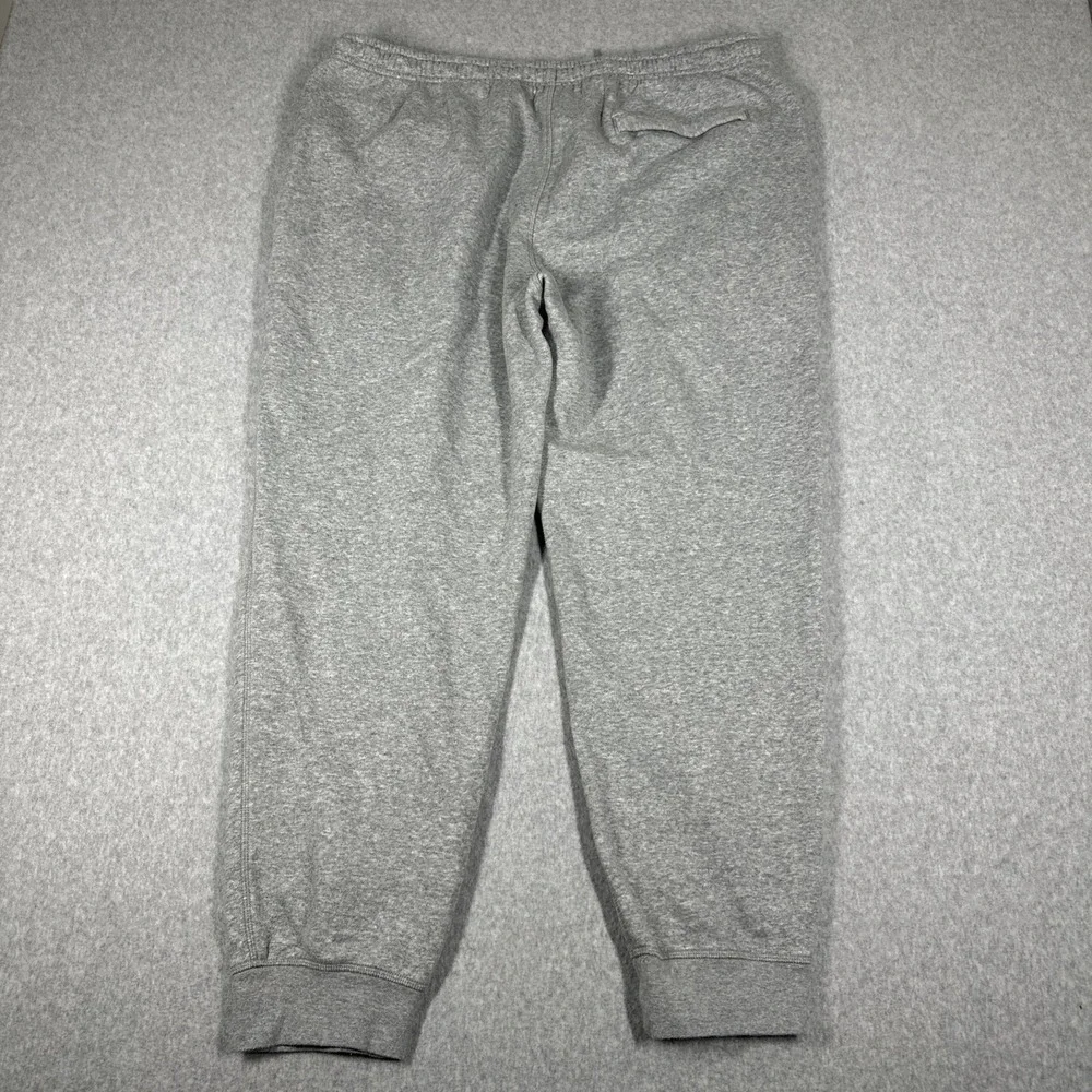 Nike Club Fleece Jogger Sweatpants Men's XL Gray Varsity Puff Print Logo